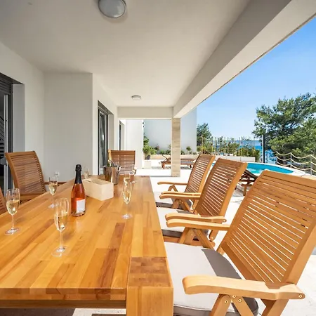 Neptune * Starigrad Paklenica