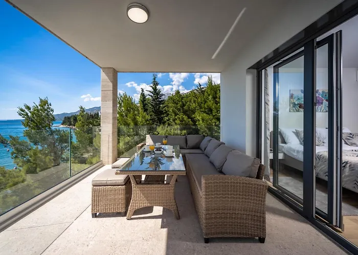 Neptune Стариград-Пакленица